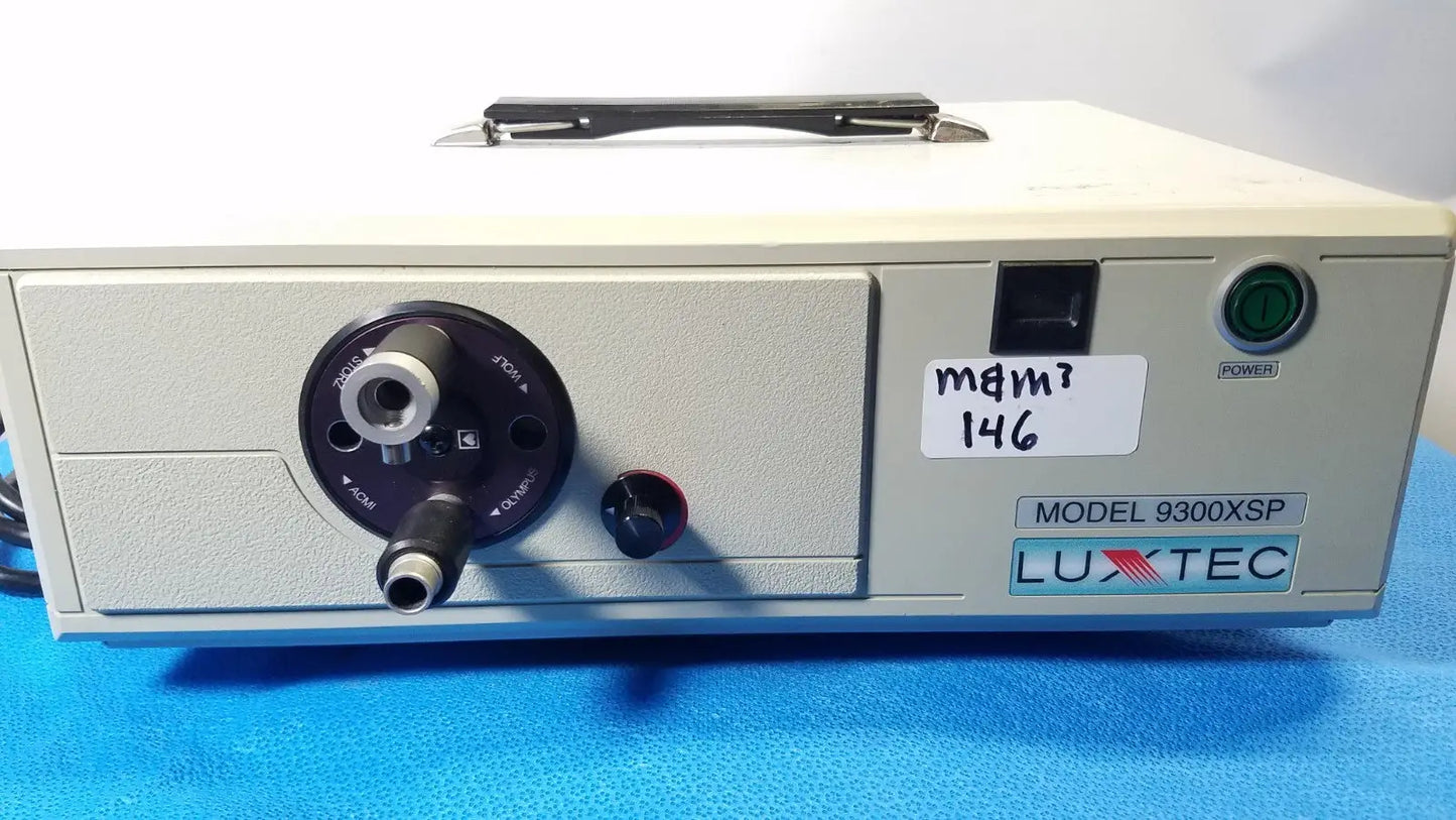 Reuse Medical Luxtec Model 9300XSP Endoscopic Light Source Fiber Optic Illuminators/Light Sources, second-hand product photo 1