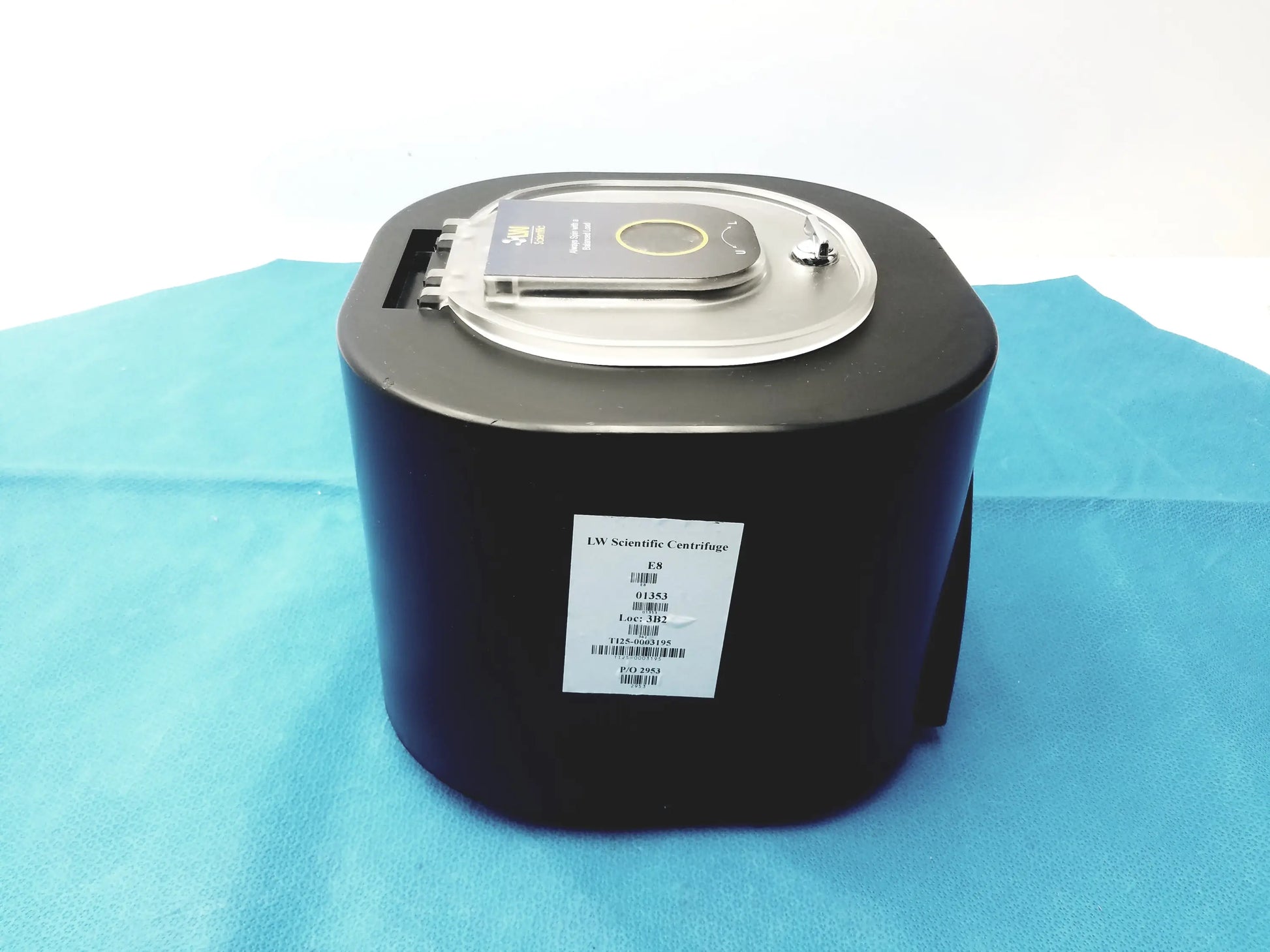 LW Scientific E8 Centrifuge With Power Cord centrifuge, second-hand product photo 7