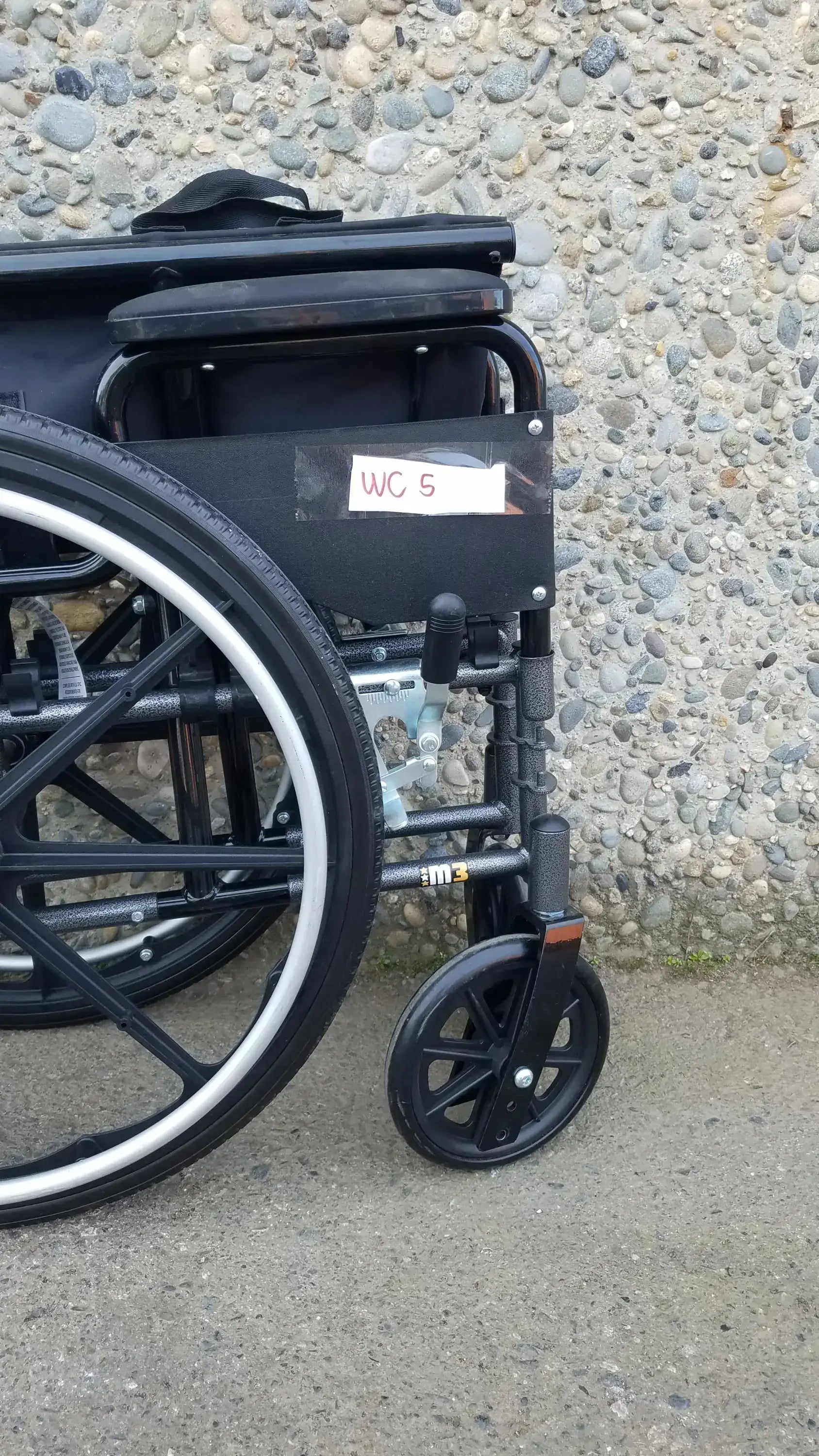Reuse Medical Equipment M3 Manual Folding Wheelchair by Drive Medical Wheelchairs, second-hand product photo 4