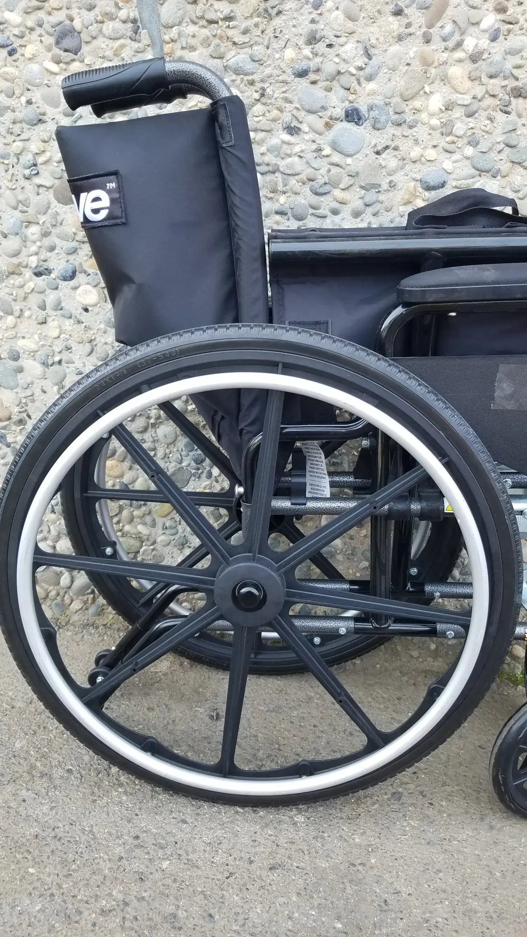 Reuse Medical Equipment M3 Manual Folding Wheelchair by Drive Medical Wheelchairs, second-hand product photo 2