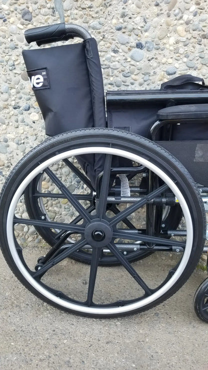 Reuse Medical Equipment M3 Manual Folding Wheelchair by Drive Medical Wheelchairs, second-hand product photo 2