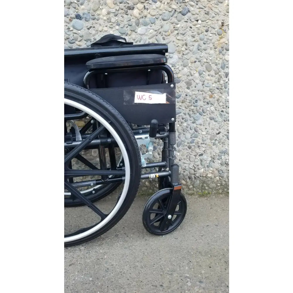 Reuse Medical Equipment M3 Manual Folding Wheelchair by Drive Medical Wheelchairs, second-hand product photo 4