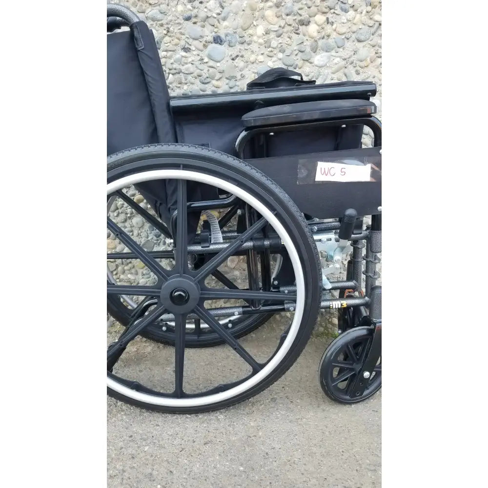 Reuse Medical Equipment M3 Manual Folding Wheelchair by Drive Medical Wheelchairs, second-hand product photo 3