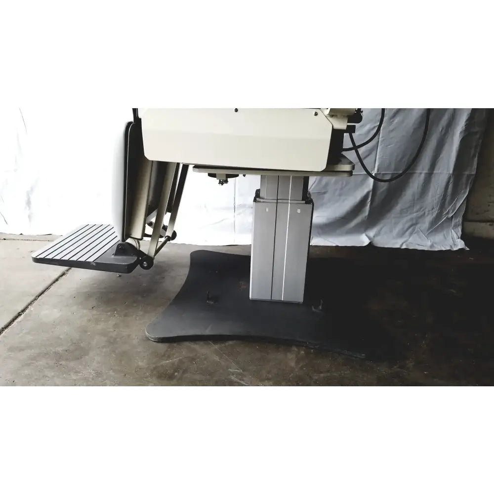 Reuse Medical Equipment Magnetic TLT10-AX31A-016 Power Exam Chair 2x24-28VDC 2x5.5A Swiss Made Powered Examination Chairs, as-is (for parts) product photo 4