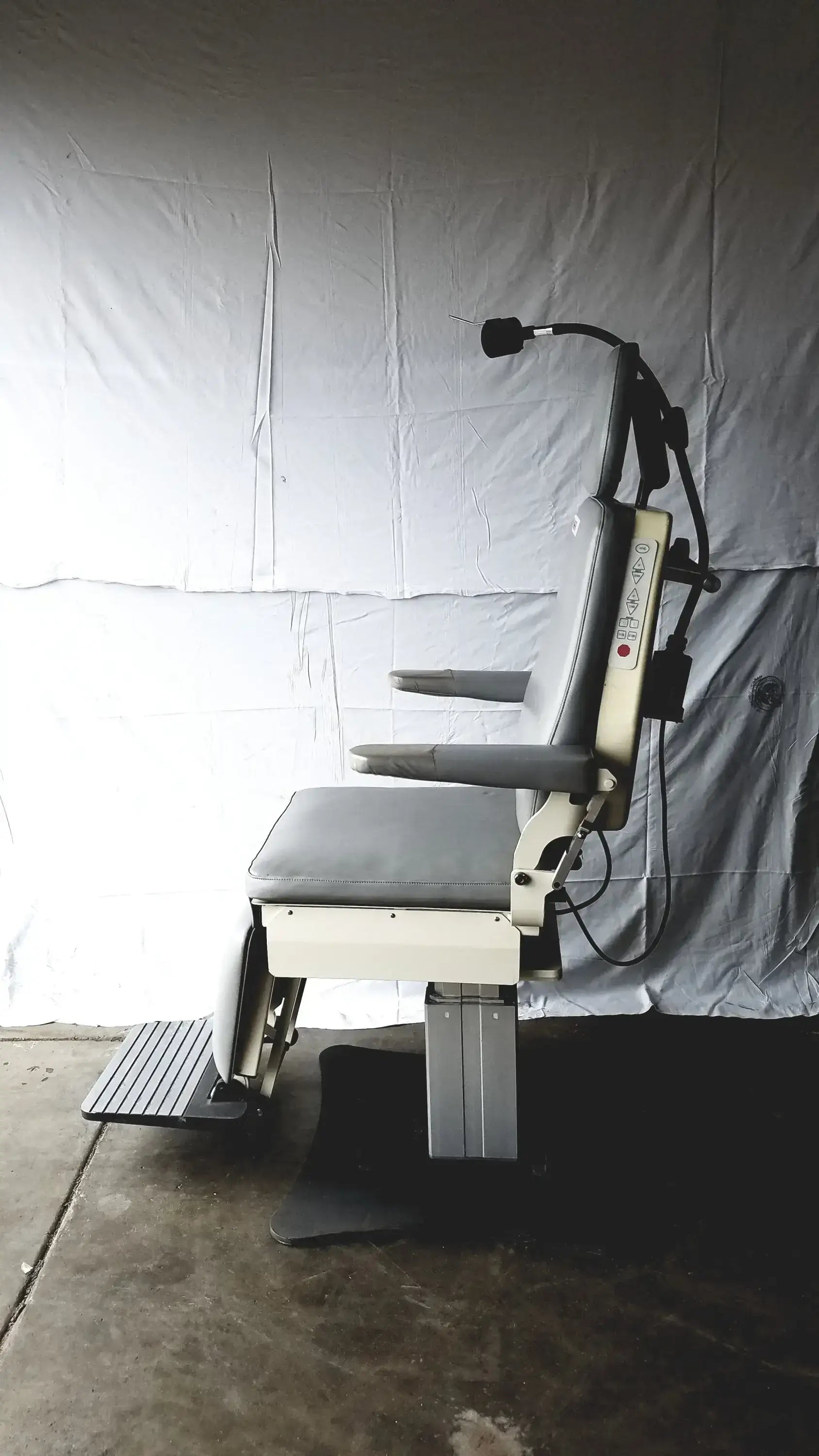 Reuse Medical Equipment Magnetic TLT10-AX31A-016 Power Exam Chair 2x24-28VDC 2x5.5A Swiss Made Powered Examination Chairs, as-is (for parts) product photo 9