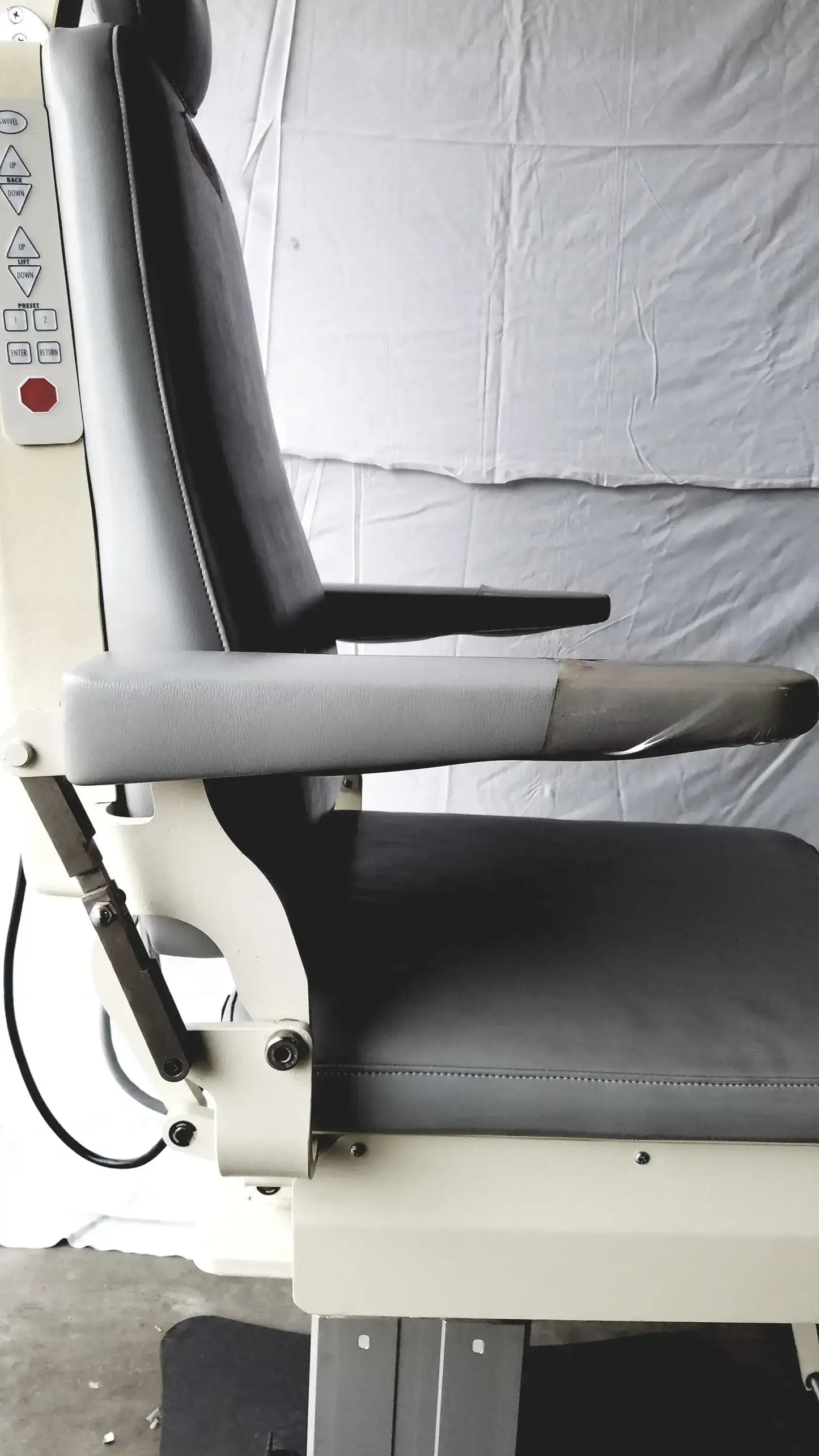Reuse Medical Equipment Magnetic TLT10-AX31A-016 Power Exam Chair 2x24-28VDC 2x5.5A Swiss Made Powered Examination Chairs, as-is (for parts) product photo 22