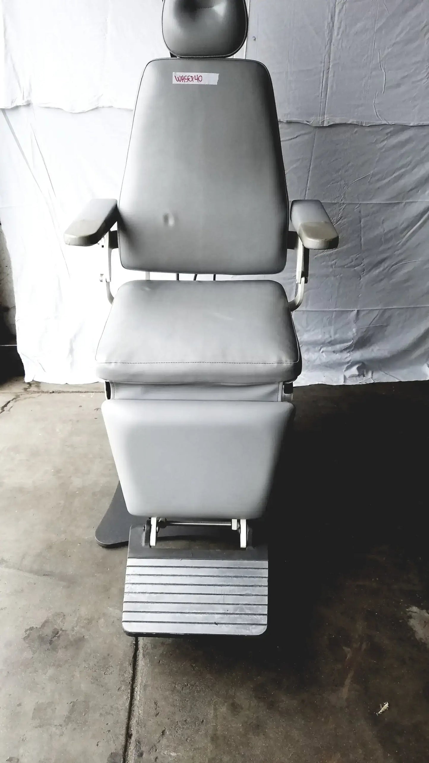 Reuse Medical Equipment Magnetic TLT10-AX31A-016 Power Exam Chair 2x24-28VDC 2x5.5A Swiss Made Powered Examination Chairs, as-is (for parts) product photo 31