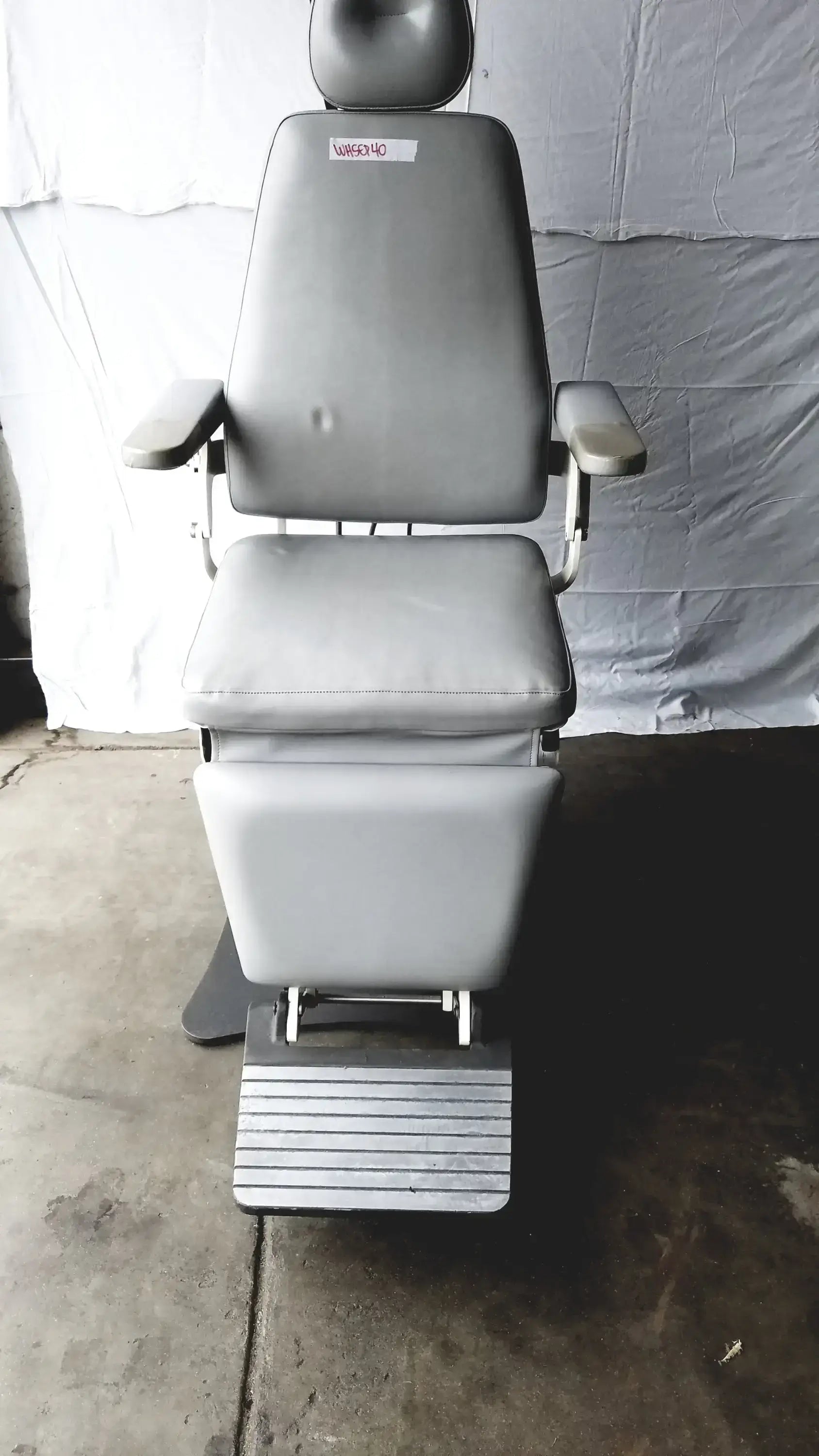 Reuse Medical Equipment Magnetic TLT10-AX31A-016 Power Exam Chair 2x24-28VDC 2x5.5A Swiss Made Powered Examination Chairs, as-is (for parts) product photo 31