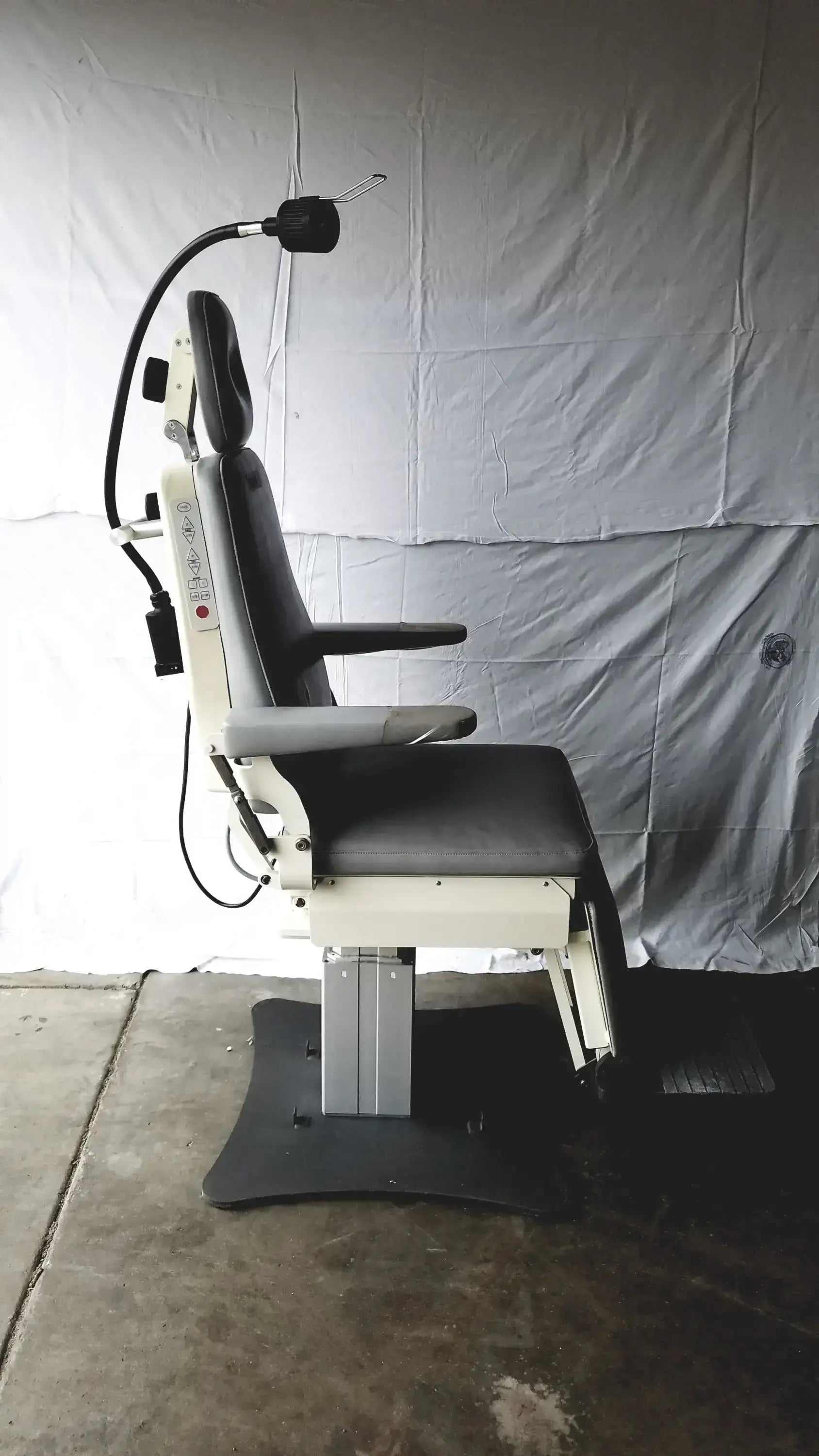 Reuse Medical Equipment Magnetic TLT10-AX31A-016 Power Exam Chair 2x24-28VDC 2x5.5A Swiss Made Powered Examination Chairs, as-is (for parts) product photo 26