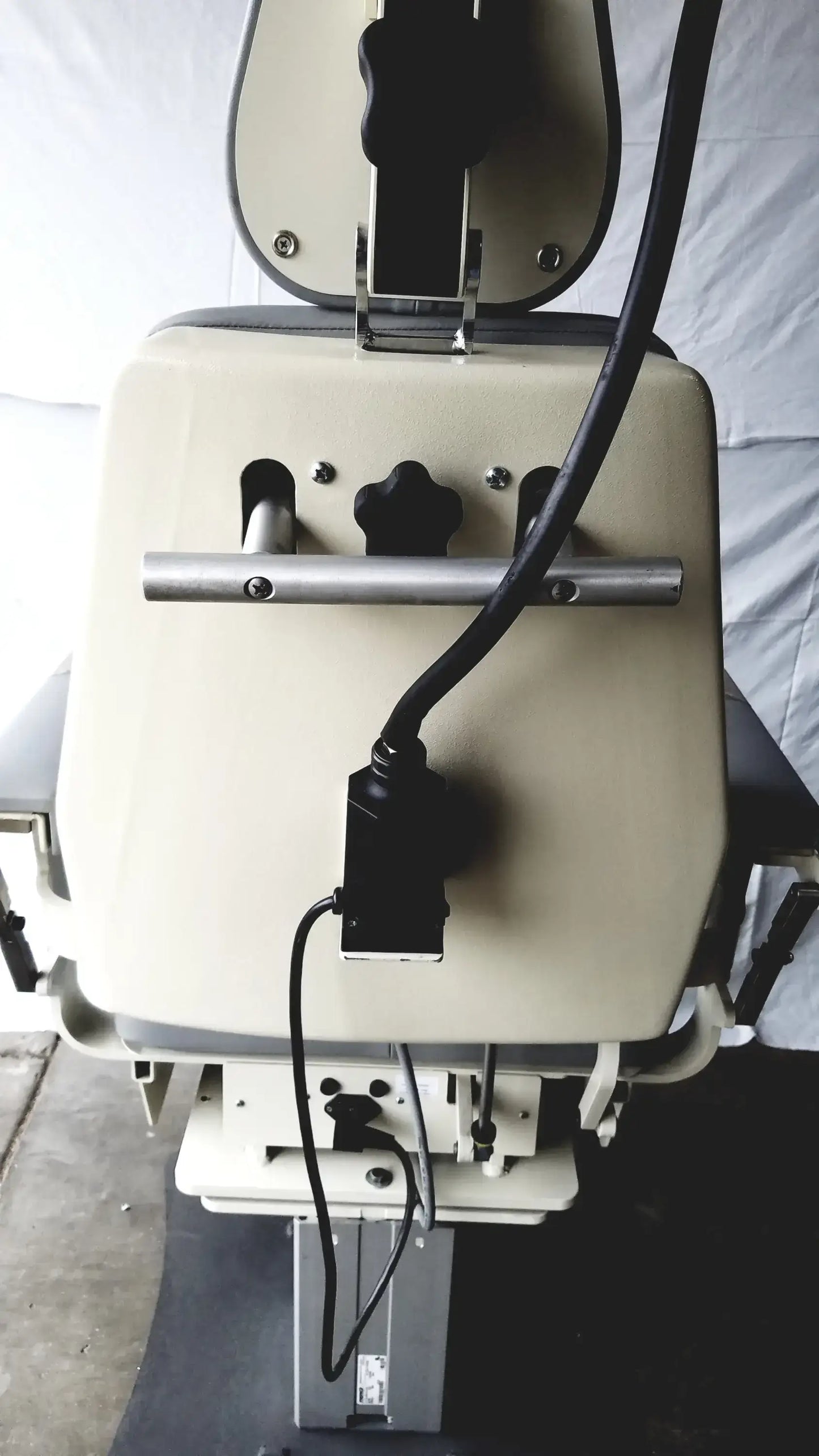 Reuse Medical Equipment Magnetic TLT10-AX31A-016 Power Exam Chair 2x24-28VDC 2x5.5A Swiss Made Powered Examination Chairs, as-is (for parts) product photo 15