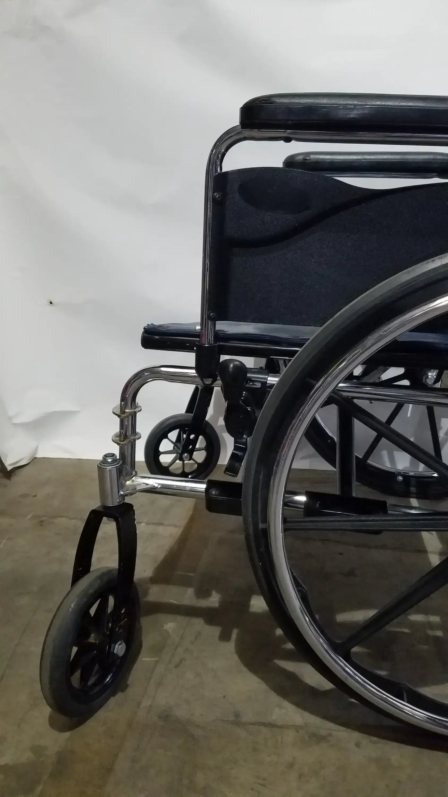 Reuse Medical Equipment Manual Folding Wheelchair - Heavy Duty Blue Seat Mobility Aid Wheelchairs, second-hand product photo 4