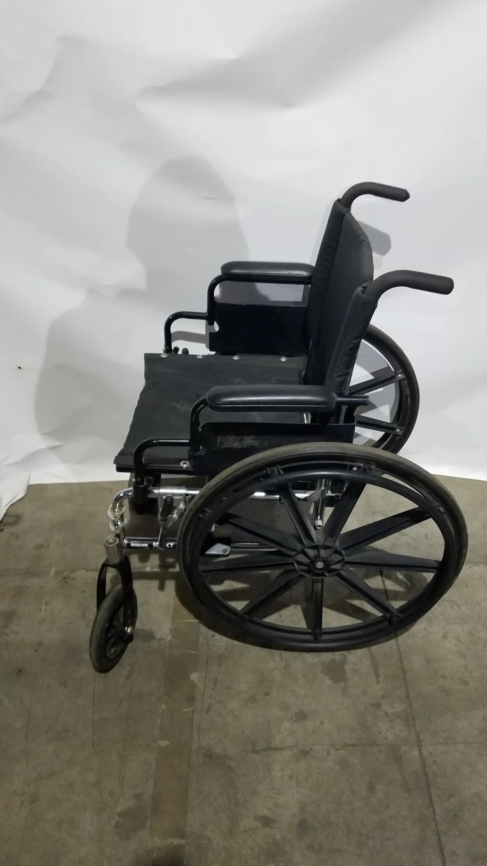 Reuse Medical Equipment Manual Wheelchair - Durable Black Seat Mobility Assist Manual Wheelchair, second-hand product photo 11