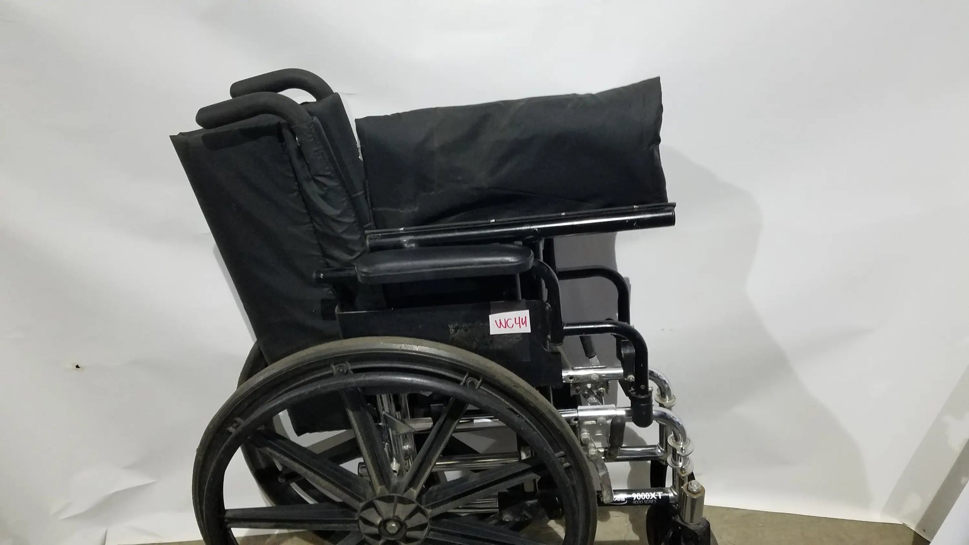 Reuse Medical Equipment Manual Wheelchair - Durable Black Seat Mobility Assist Manual Wheelchair, second-hand product photo 20