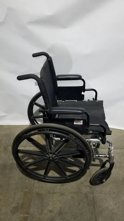 Reuse Medical Equipment Manual Wheelchair - Durable Black Seat Mobility Assist Manual Wheelchair, second-hand product photo 1