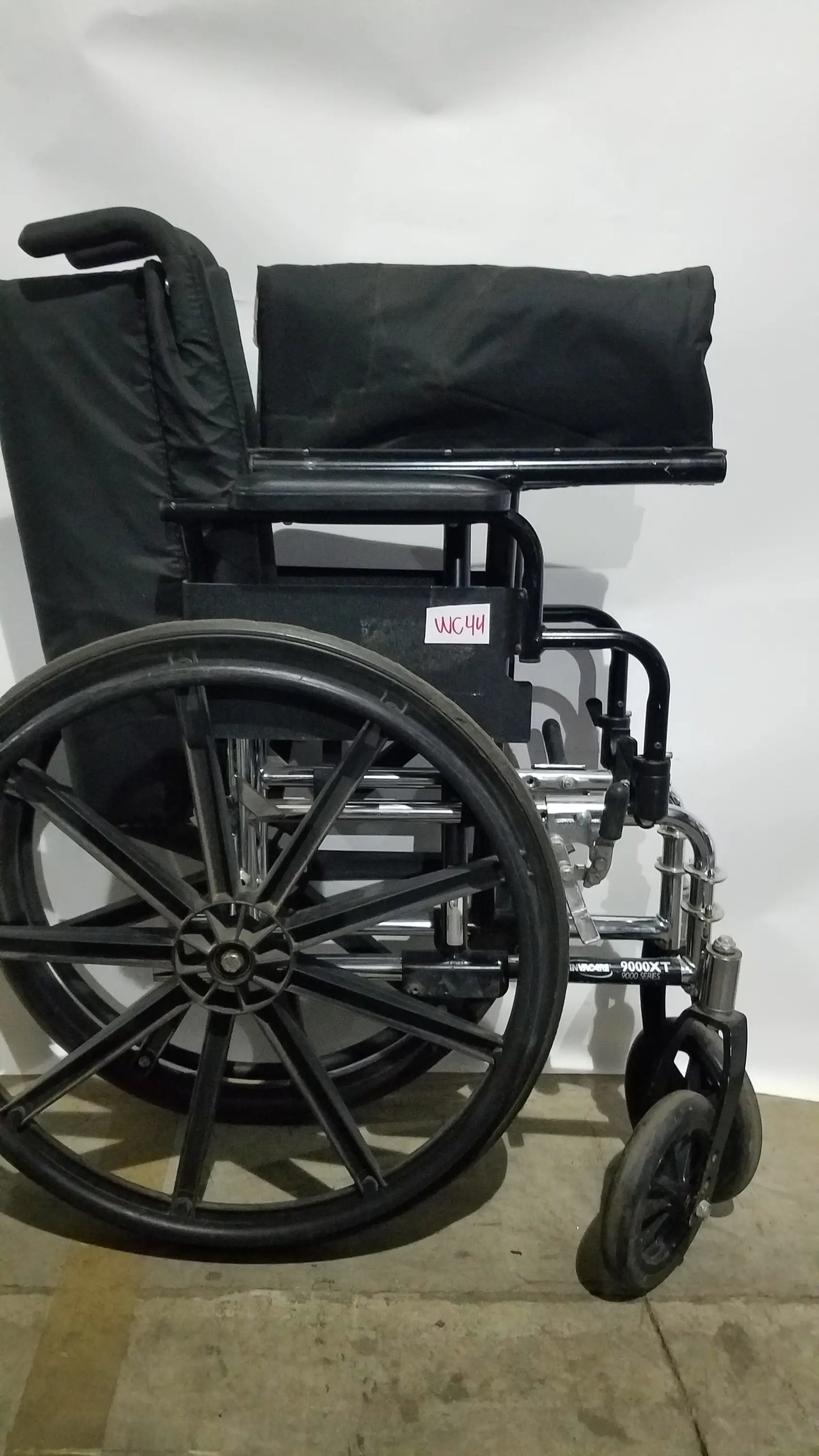 Reuse Medical Equipment Manual Wheelchair - Durable Black Seat Mobility Assist Manual Wheelchair, second-hand product photo 22