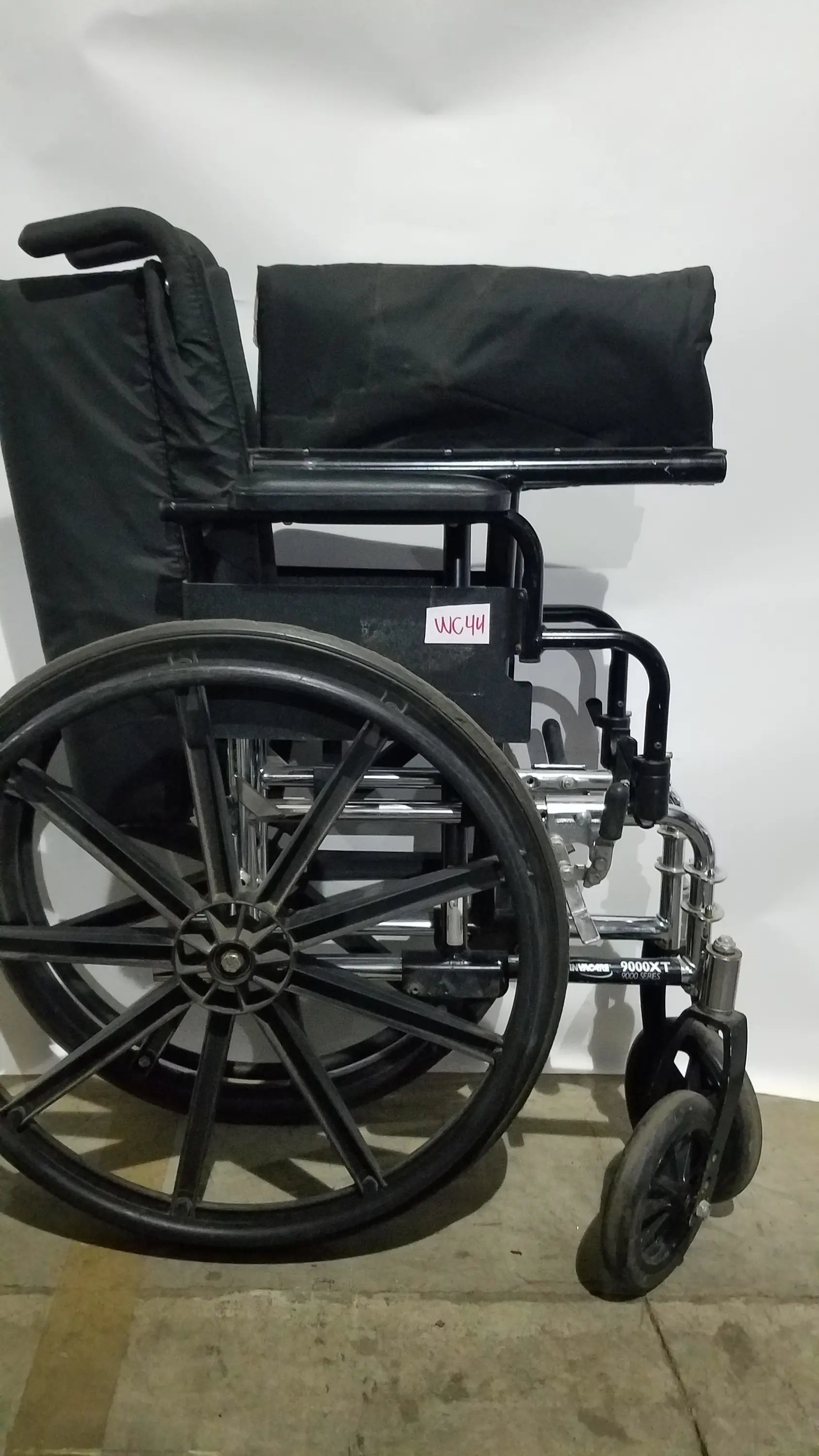 Reuse Medical Equipment Manual Wheelchair - Durable Black Seat Mobility Assist Manual Wheelchair, second-hand product photo 22