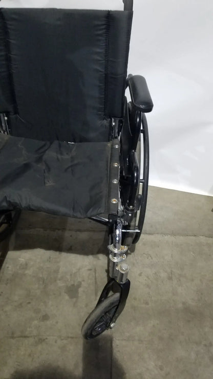 Reuse Medical Equipment Manual Wheelchair - Durable Black Seat Mobility Assist Manual Wheelchair, second-hand product photo 15