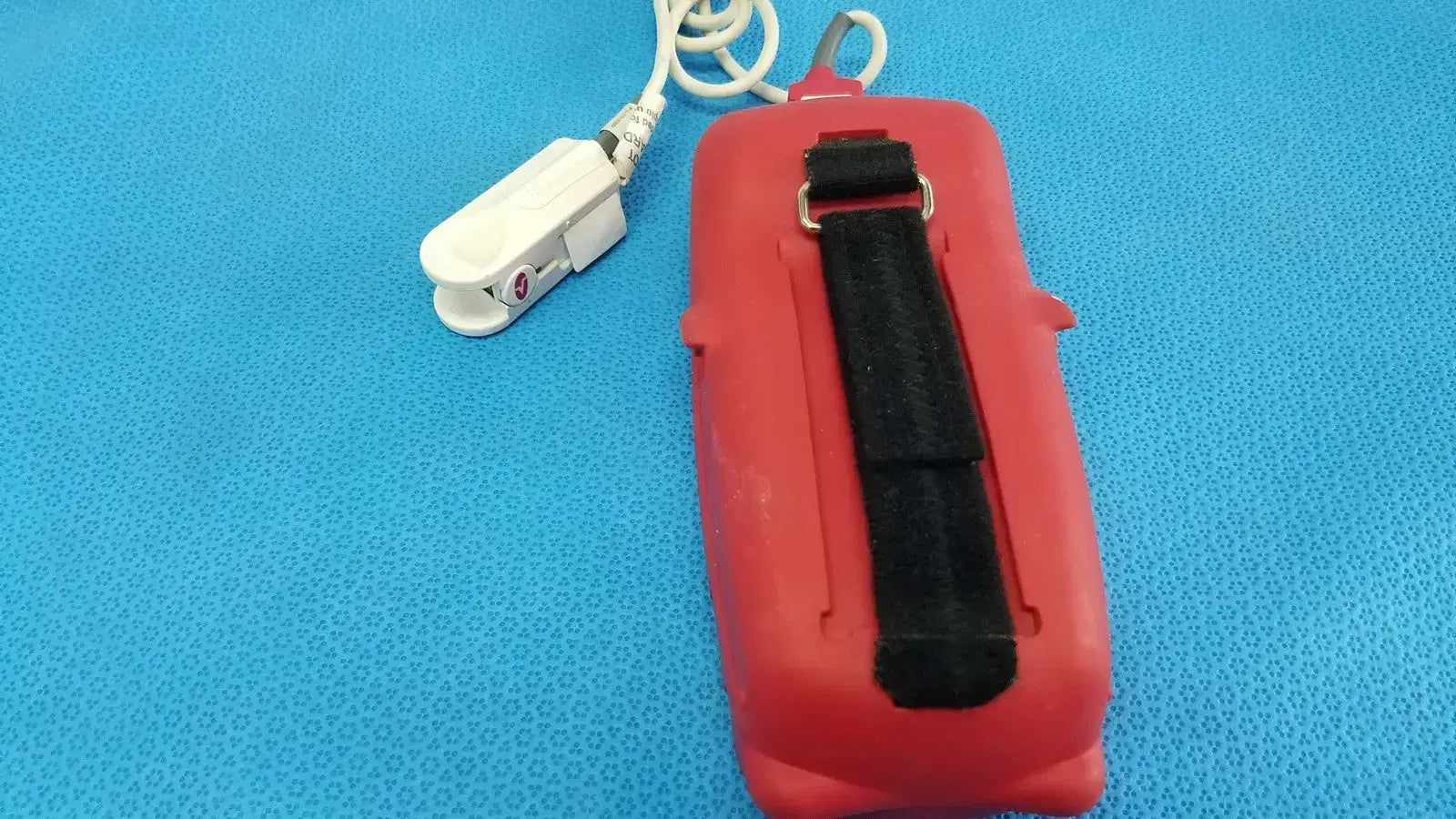 MASIMO Rad-5v Handheld Pulse Oximeter w/ Protective Boot & SpO2 Finger Sensor Pulse Oximeter, second-hand product photo 16