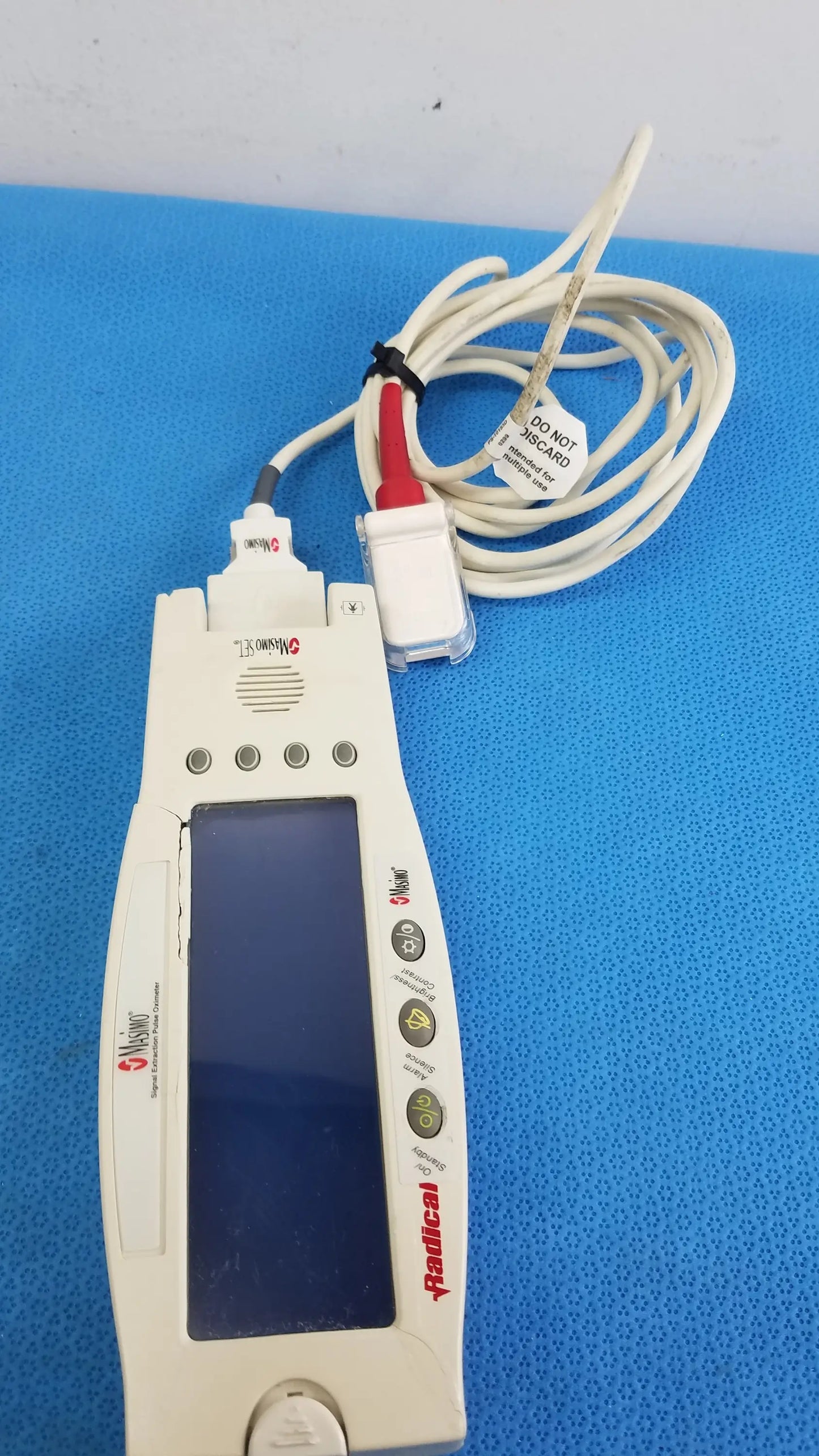 Masimo Radical Signal Extraction Pulse Oximeter Signal Extraction Pulse Oximeter, as-is (for parts) product photo 2