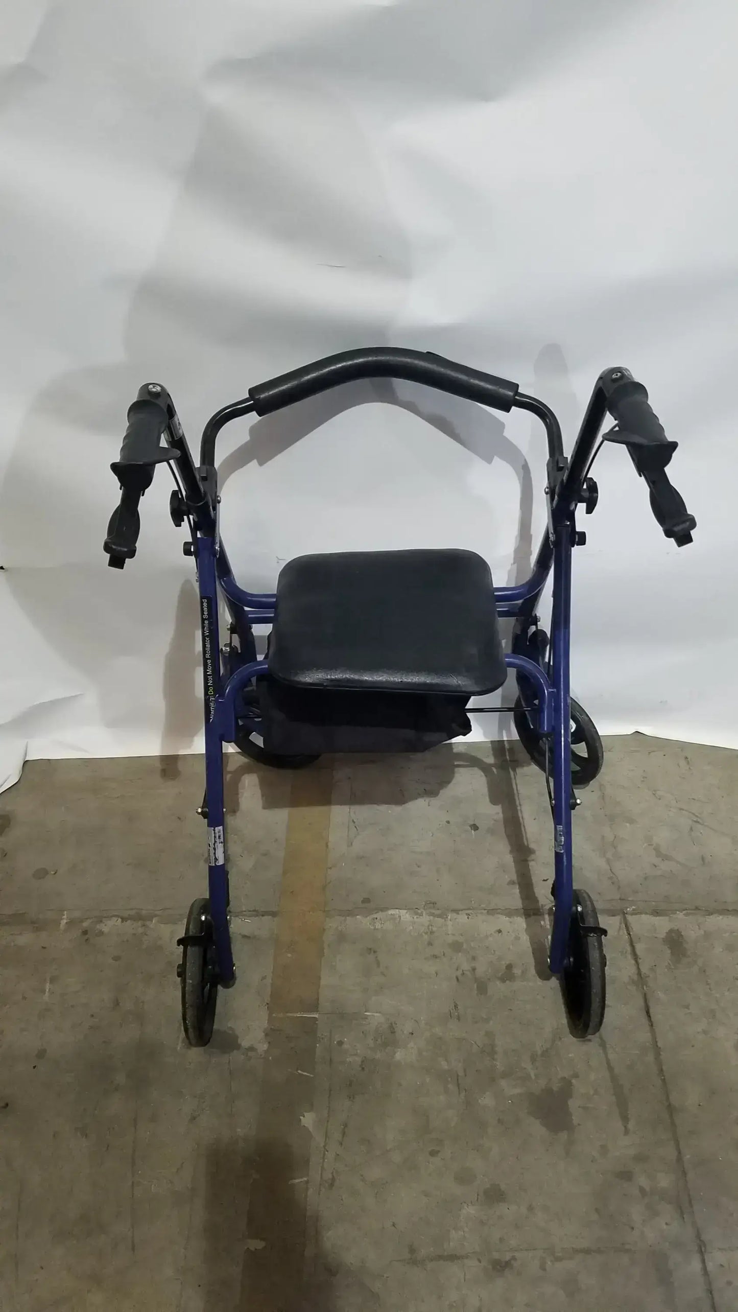 Reuse Medical Equipment McKesson Bariatric Rollator, Heavy Duty Aluminum Folding Walker Loop-Lock Hand Brakes, second-hand product photo 6