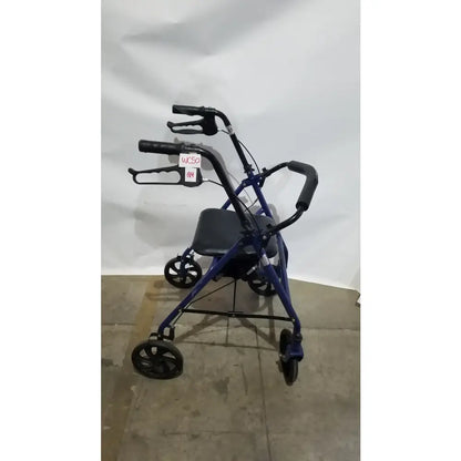 Reuse Medical Equipment McKesson Bariatric Rollator, Heavy Duty Aluminum Folding Walker Loop-Lock Hand Brakes, second-hand product photo 3