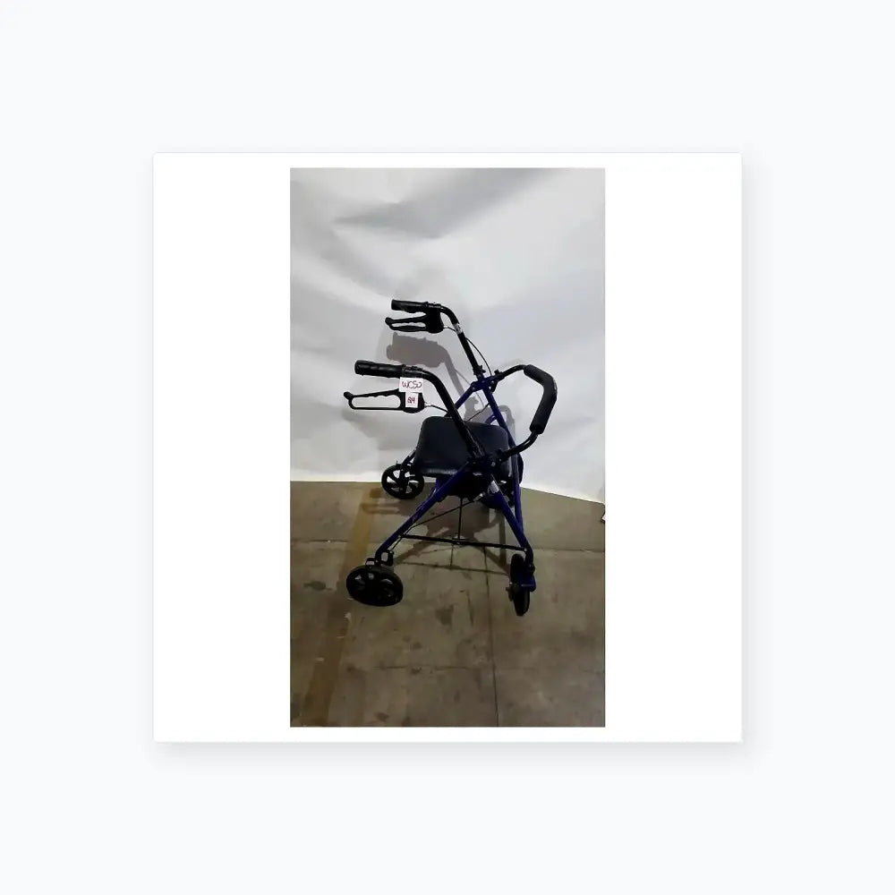 Reuse Medical Equipment McKesson Bariatric Rollator, Heavy Duty Aluminum Folding Walker Loop-Lock Hand Brakes, second-hand product photo 4
