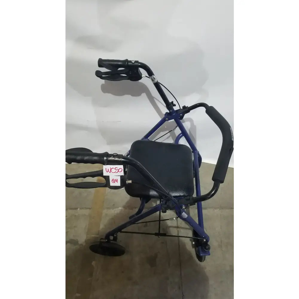 Reuse Medical Equipment McKesson Bariatric Rollator, Heavy Duty Aluminum Folding Walker Loop-Lock Hand Brakes, second-hand product photo 2