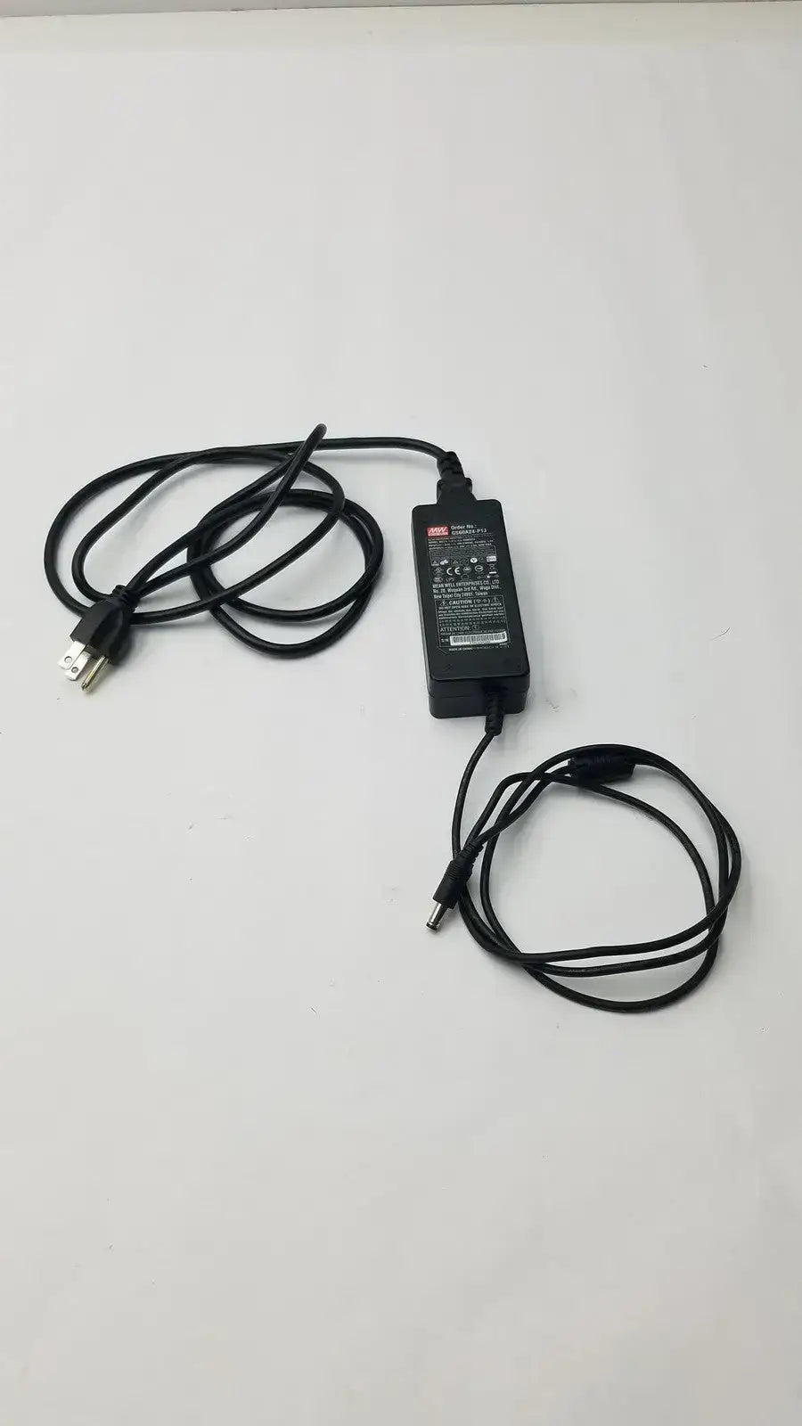 MEAN WELL GS60A24-P1J Power Supply Adapter AC/DC Power Supply, second-hand product photo 1