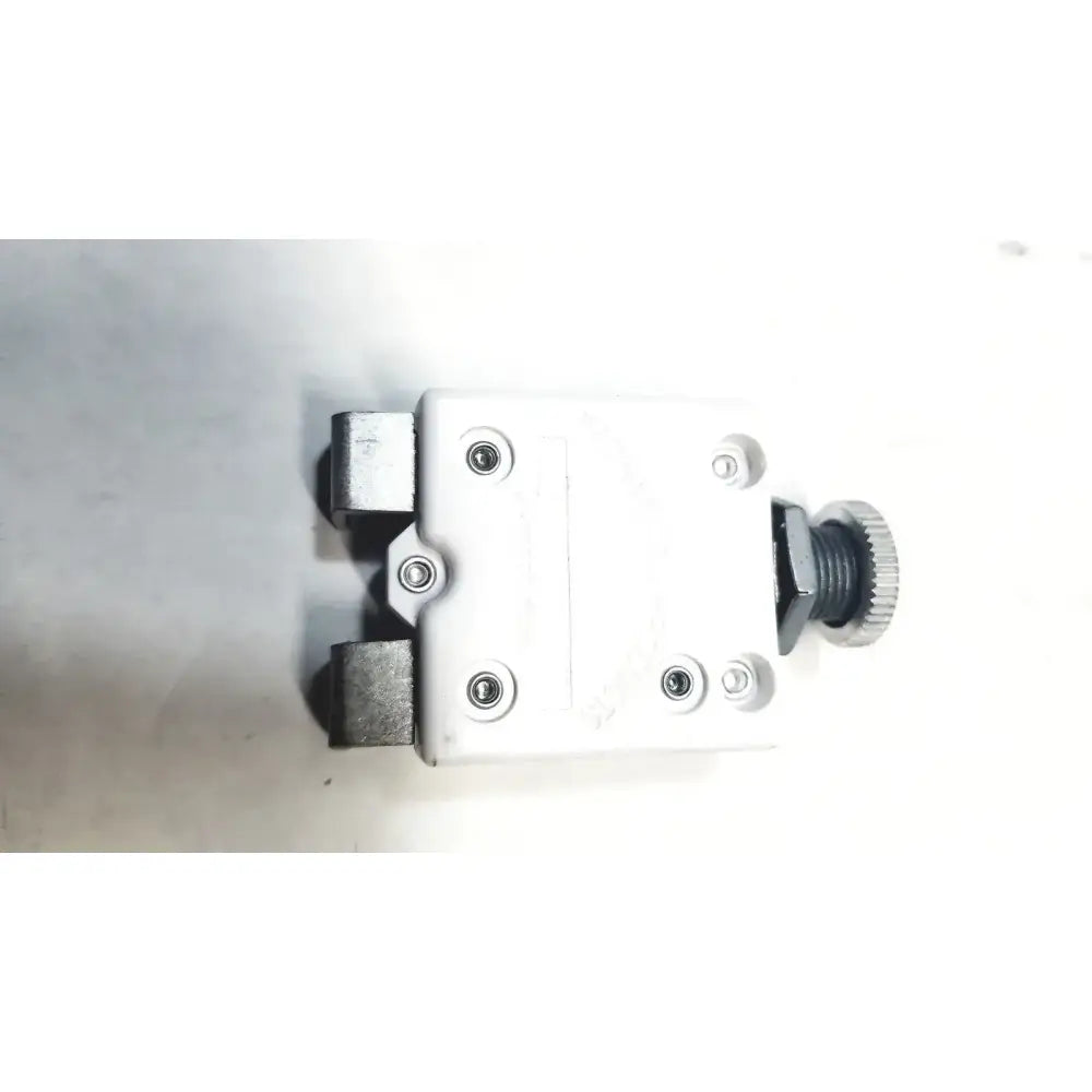 Mechanical Products 1648-056-070 Circuit Breaker, 70A 250VAC/50VDC, 0406 Circuit Breaker, second-hand product photo 3