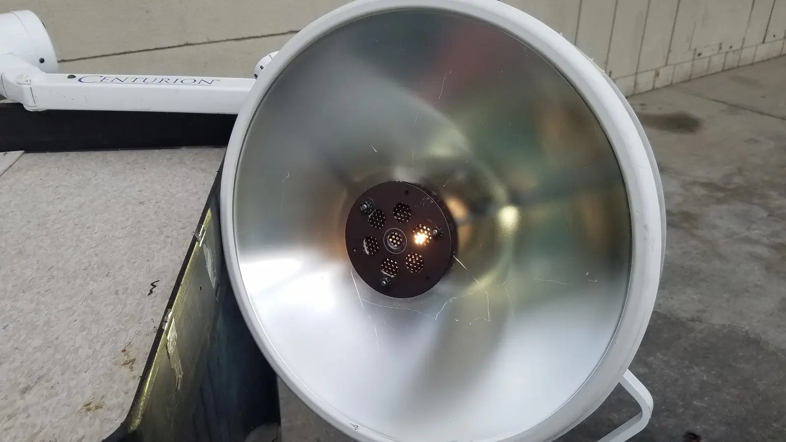 Reuse Medical Medical Illumination Centurion 021513 Minor Procedure Exam Light 120V 90W Surgical & Examination Lights, second-hand product photo 1