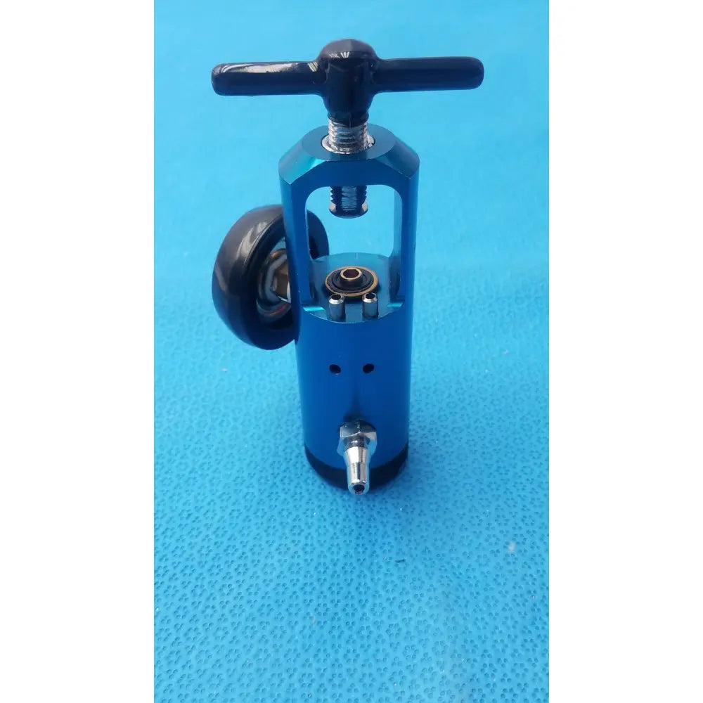 Blue aluminum medical oxygen barbed regullator with black handle and wheel for 3000 PSI 3500m use