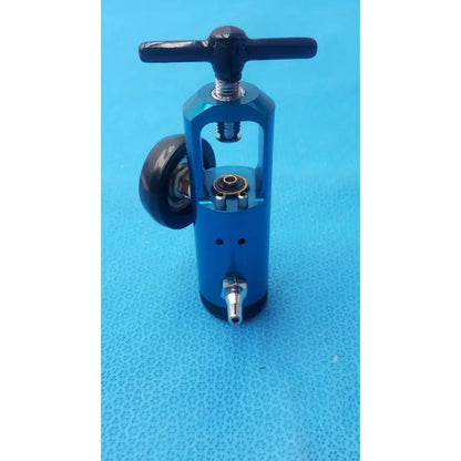 Blue aluminum medical oxygen barbed regullator with black handle and wheel for 3000 PSI 3500m use
