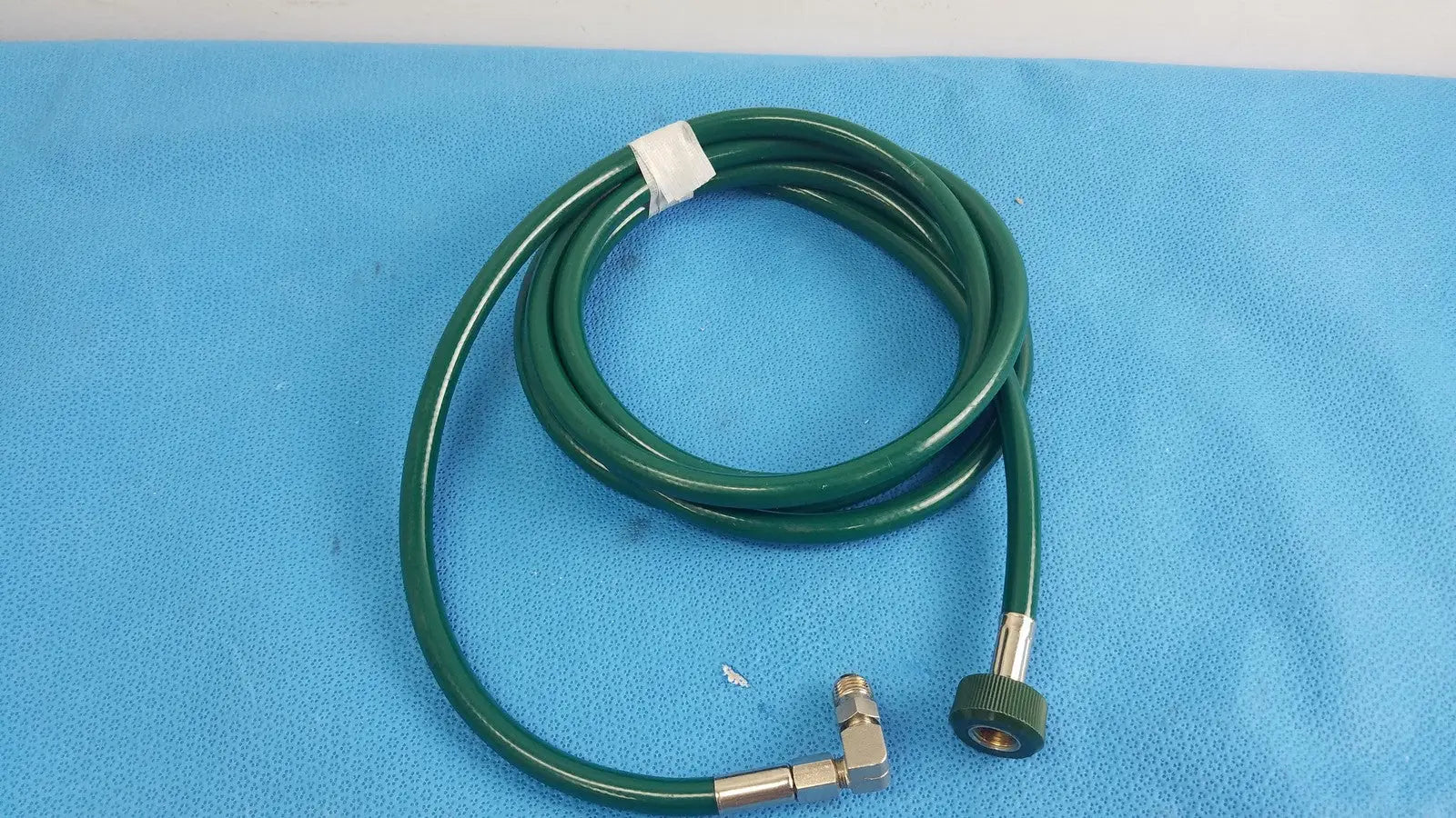 Reuse Medical Medical Oxygen Hose Green DISS Female to Elbow DISS Male Fitting Other Medical & Lab Equipment, second-hand product photo 1