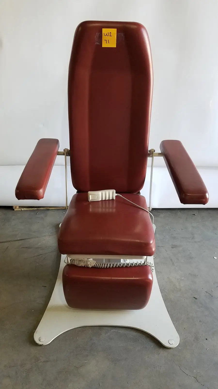 Reuse Medical Medical Power Treatment Chair Model 8678 with Hand Control Examination & Operation Tables, second-hand product photo 1