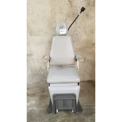 Reuse Medical Medical Technology Industries Power Lift Exam Chair Examination & Operation Tables, as-is (for parts) product photo 1