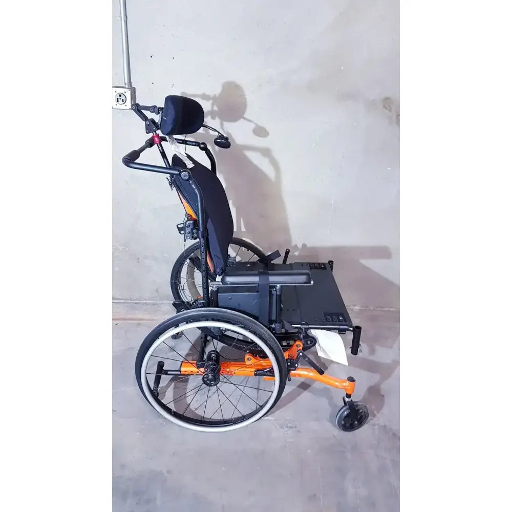 Unknown Medical Wheelchair AXPB2218, Weight Capacity 300 Lbs. All shown in Pictures Wheelchair, second-hand product photo 13