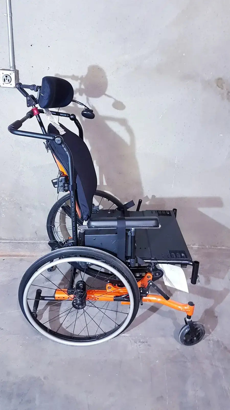 Unknown Medical Wheelchair AXPB2218, Weight Capacity 300 Lbs. All shown in Pictures Wheelchair, second-hand product photo 13