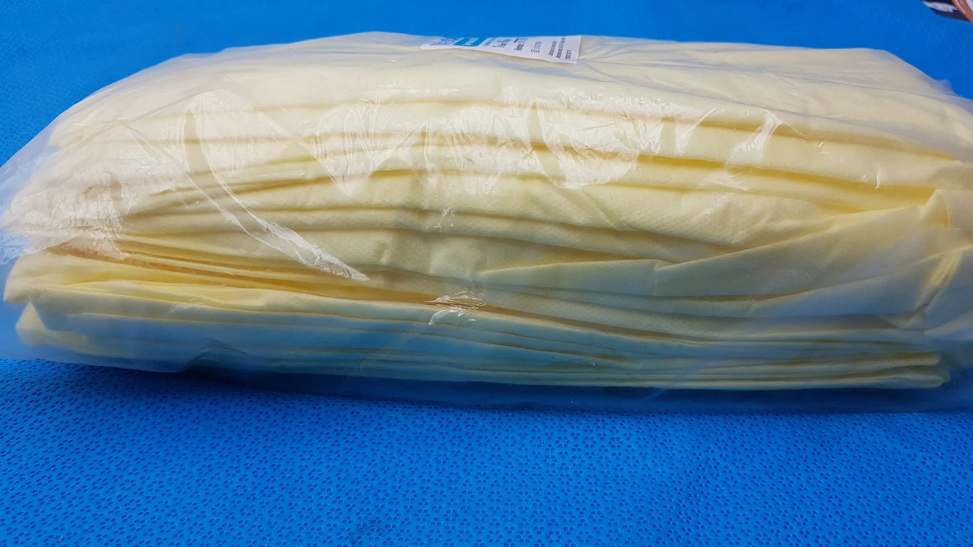 MediChoice Yellow Overhead SMS Isolation Gowns Size Large 10-Pack (Reorder 77779) - Isolation Gowns