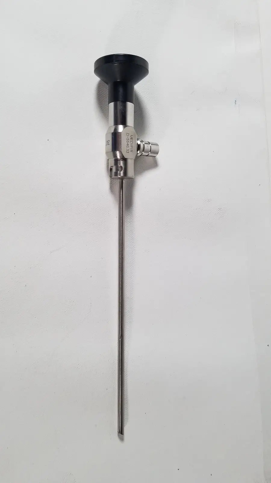 Medifix autoclave d-5540 30 degree endoscope with black ergonomic handle stainless steel body and articulated joint