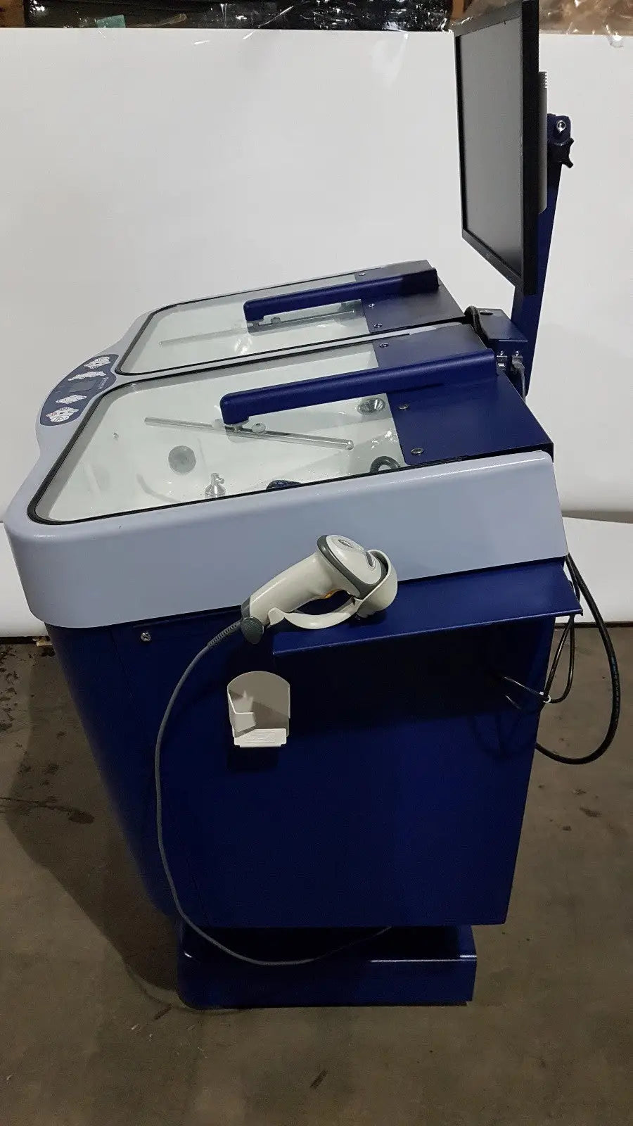 Medivators advantage plus blue and white industrial dual-basin ultrasonic endoscope reprocessor with monitor and scanner