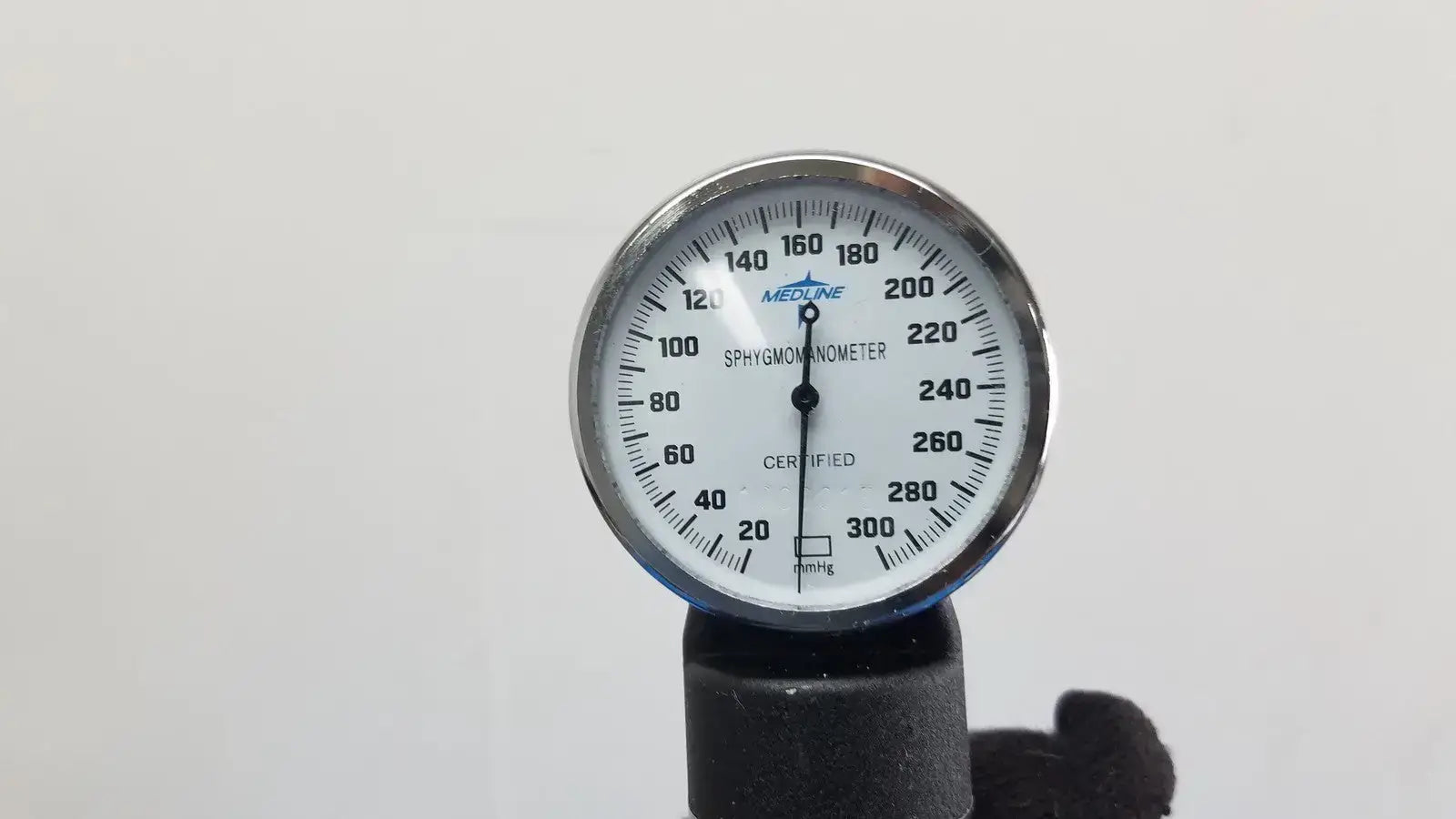 Medline Aneroid Sphygmomanometer Blood Pressure Cuff Monitor Kit Gauge Aneroid Sphygmomanometer, second-hand product photo 6