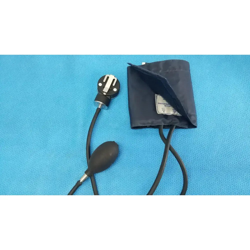 Medline Aneroid Sphygmomanometer Blood Pressure Cuff Monitor Kit Gauge Aneroid Sphygmomanometer, second-hand product photo 2