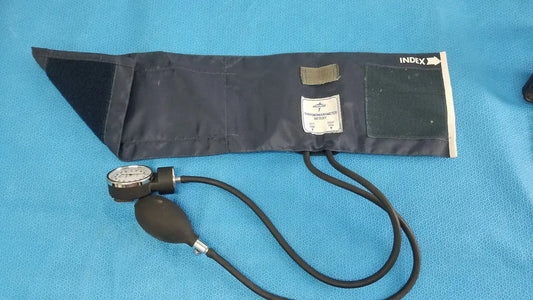 Medline Aneroid Sphygmomanometer Blood Pressure Cuff Monitor Kit Gauge Aneroid Sphygmomanometer, second-hand product photo 1