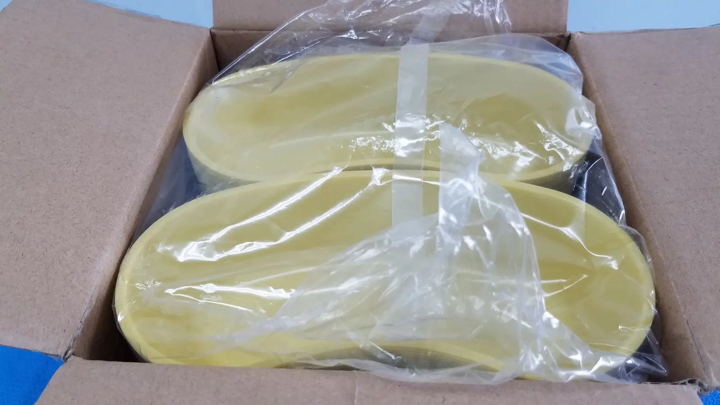 Reuse Medical Medline Emesis Basins Gold 500 mL Kidney Dishes Non-Sterile REF DYND80321 Reacher Grabbers, second-hand product photo 1