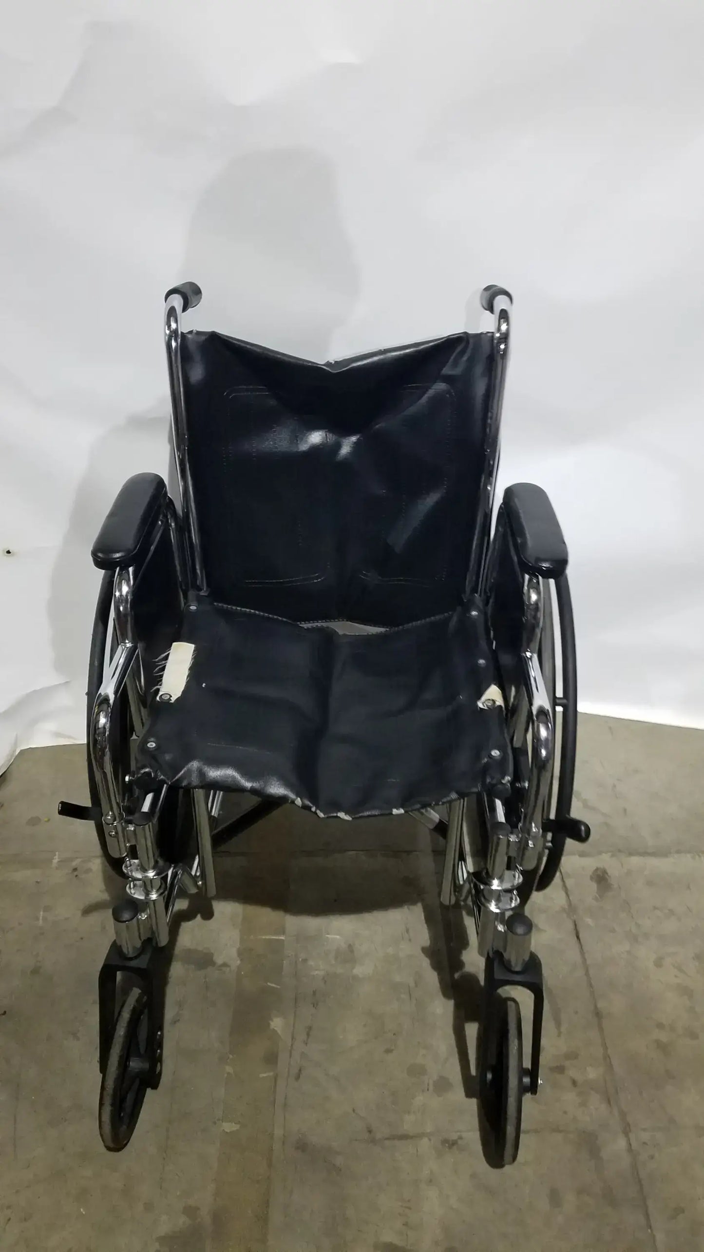 Reuse Medical Equipment Medline Excel Series Manual Wheelchair with Durable Steel Frame Wheelchairs, second-hand product photo 10
