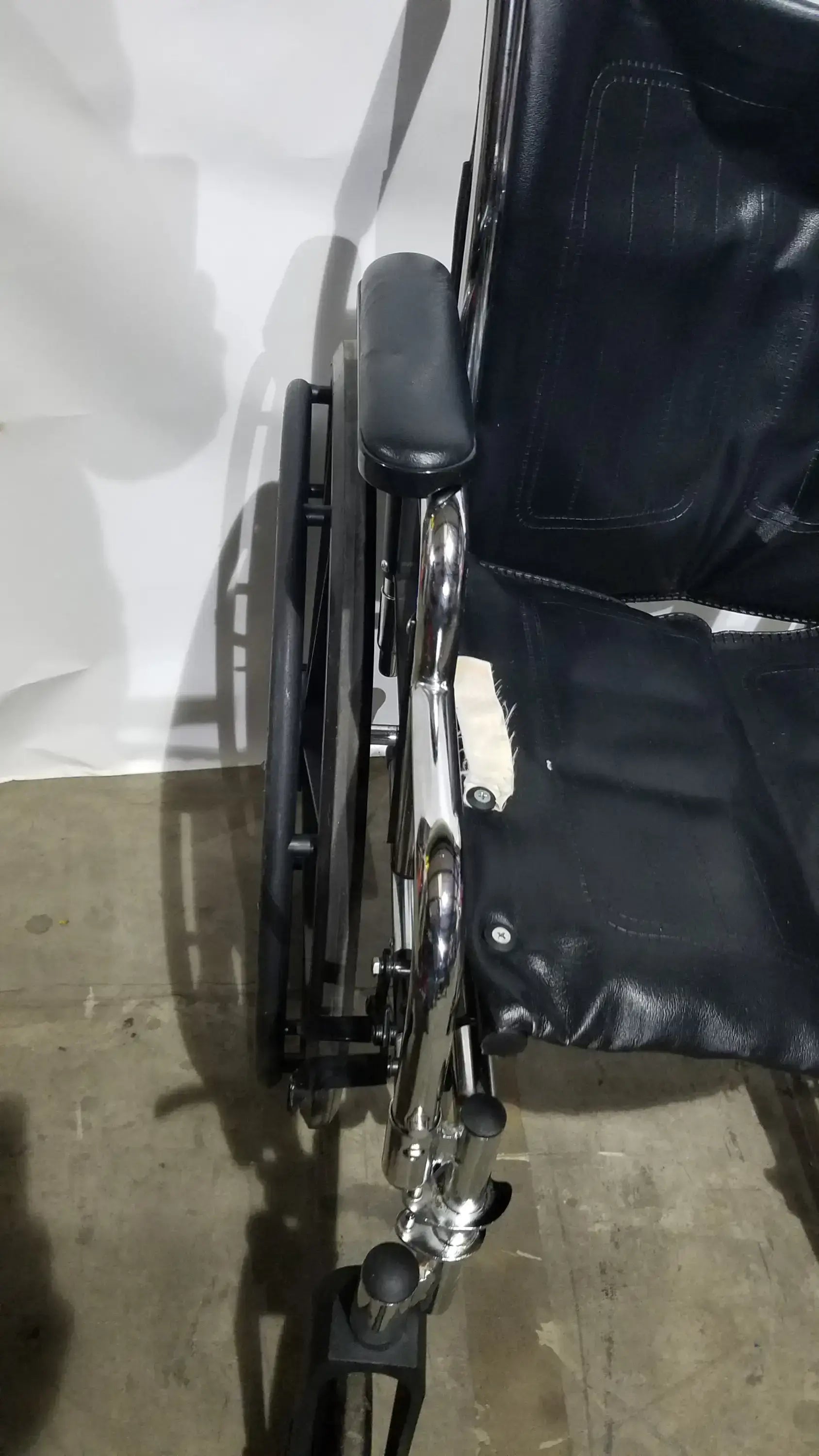 Reuse Medical Equipment Medline Excel Series Manual Wheelchair with Durable Steel Frame Wheelchairs, second-hand product photo 11