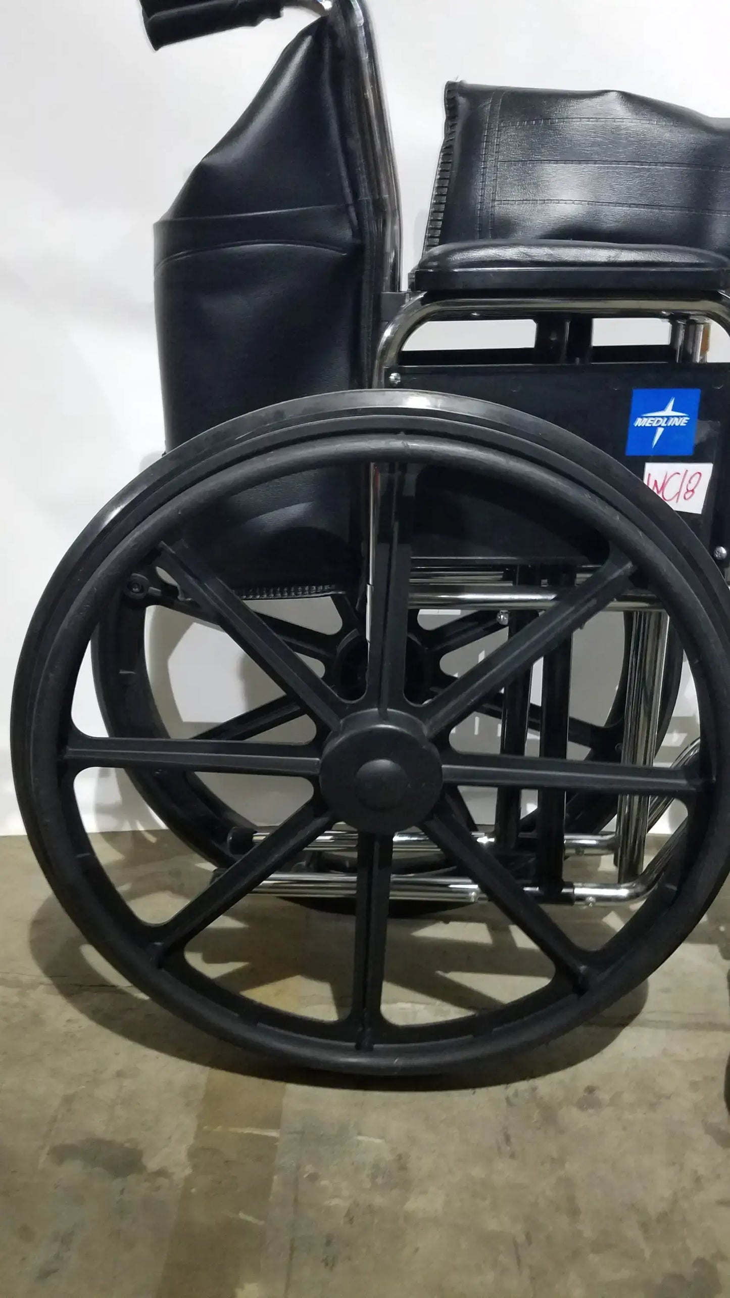 Reuse Medical Equipment Medline Excel Series Manual Wheelchair with Durable Steel Frame Wheelchairs, second-hand product photo 2