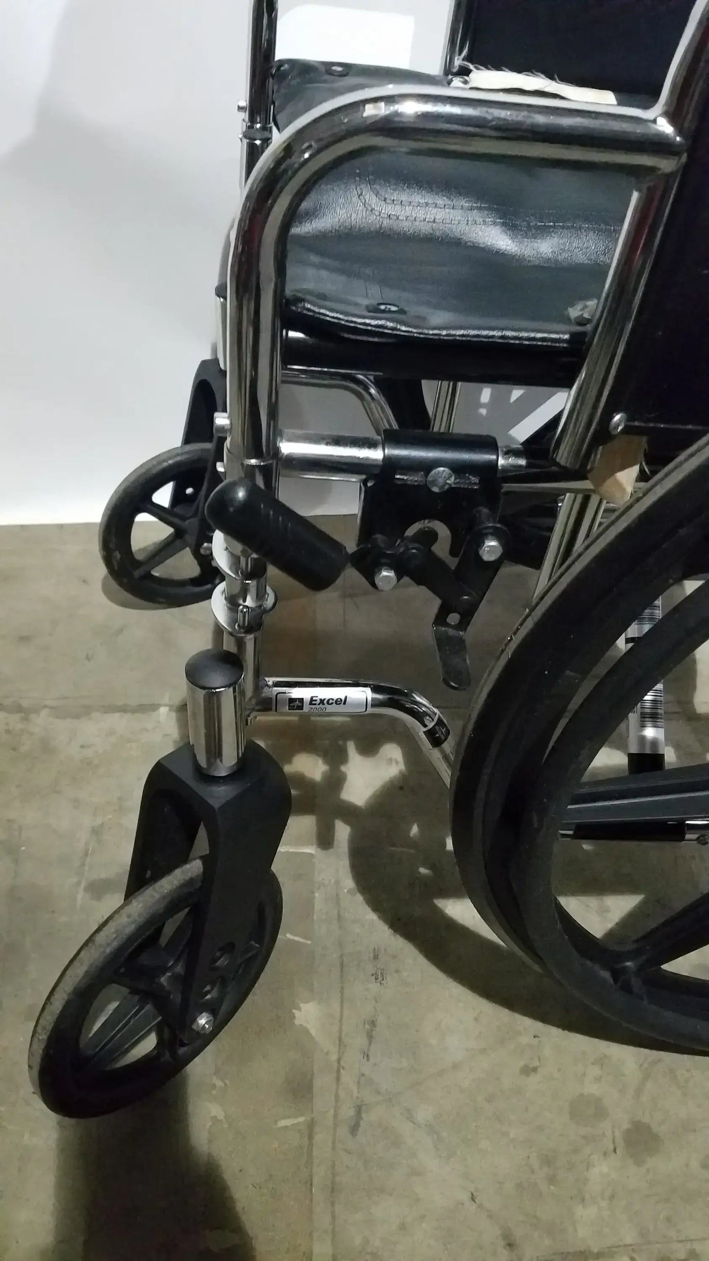 Reuse Medical Equipment Medline Excel Series Manual Wheelchair with Durable Steel Frame Wheelchairs, second-hand product photo 17