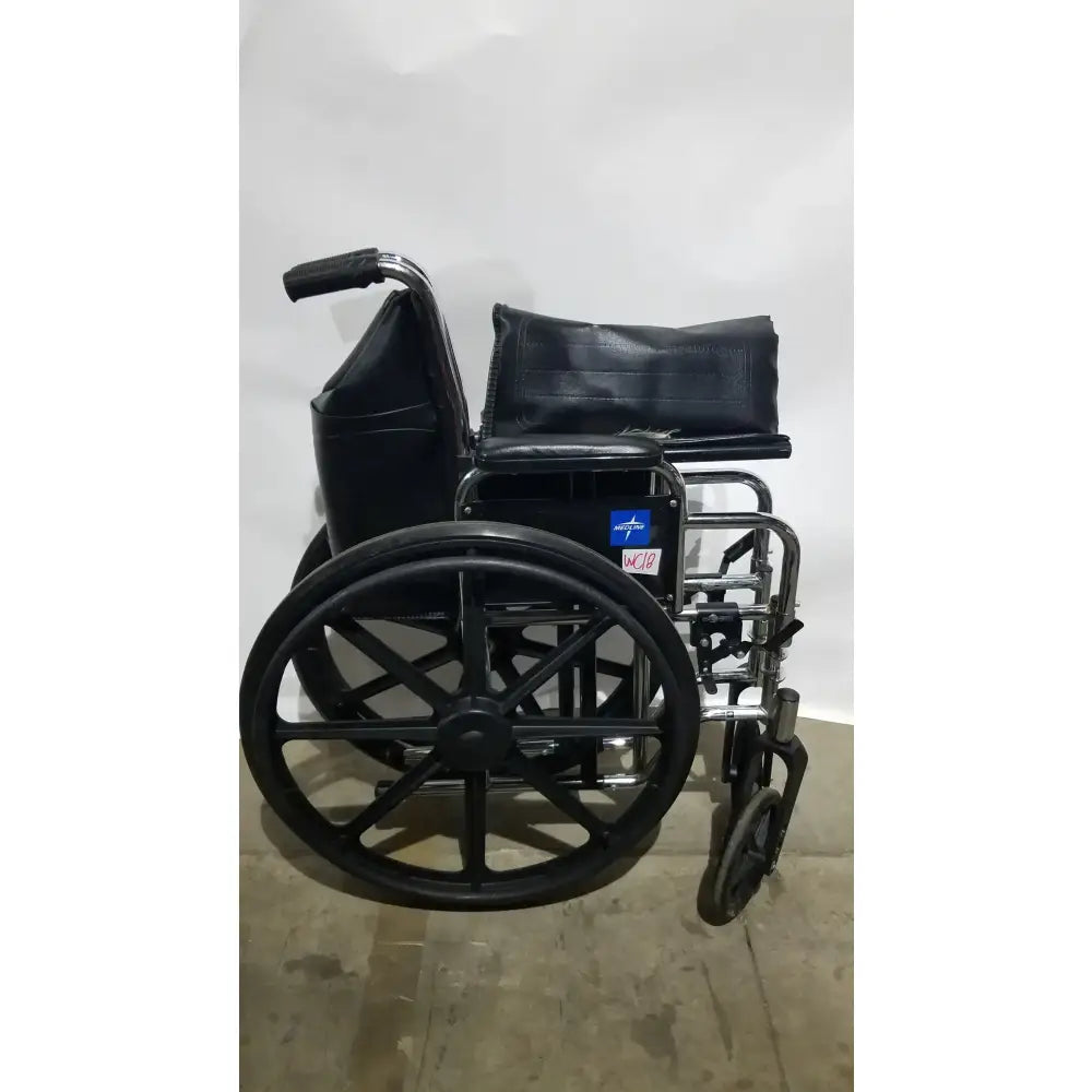 Reuse Medical Equipment Medline Excel Series Manual Wheelchair with Durable Steel Frame Wheelchairs, second-hand product photo 1