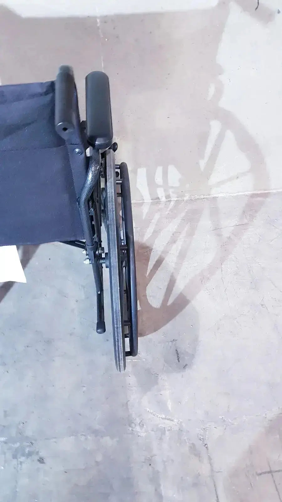 Medline Guardian K1 Lightweight Wheelchair Compact Seat Ready to Use Wheelchair, second-hand product photo 9
